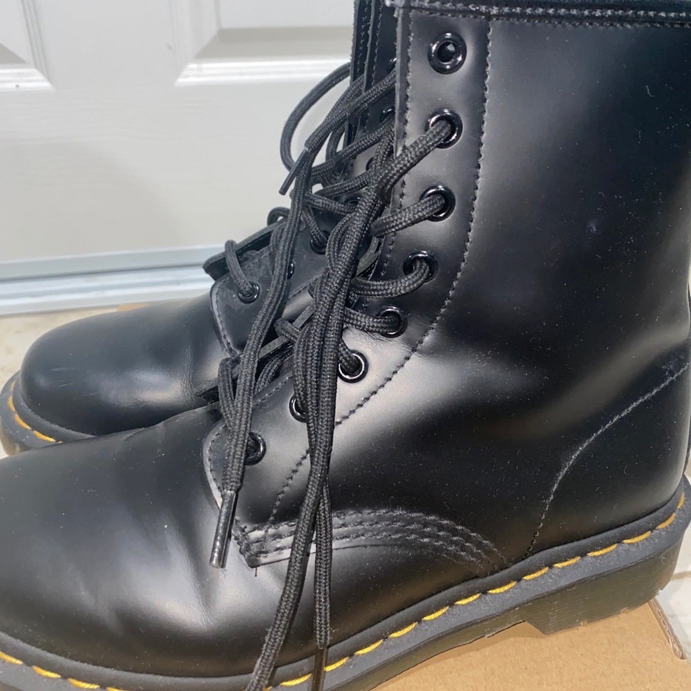 Dr.Martens 1460 Smooth Leather Boots in Black